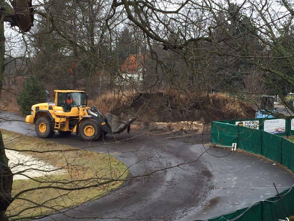 Bauarbeiten für neue Parkplätze vorm FitIn Finsterwalde Parkplätze